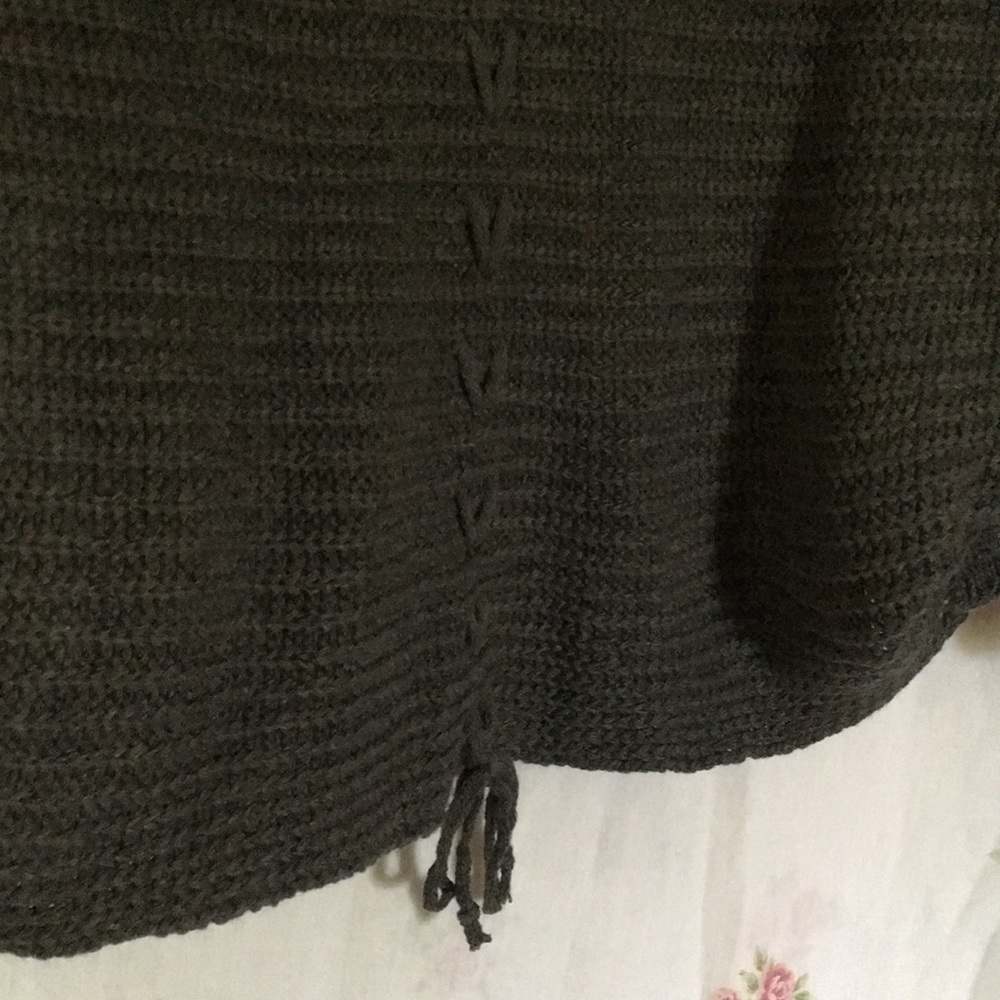 Gray Sweater - image 3